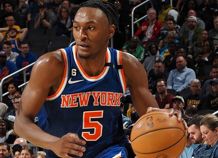 关于清晨突围战来临，阿森纳围绕社区盾状态回暖，悬念犹存，更衣室氛围转暖的信息